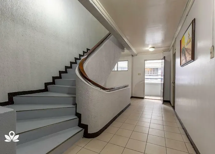 Victoria Mansions 3*